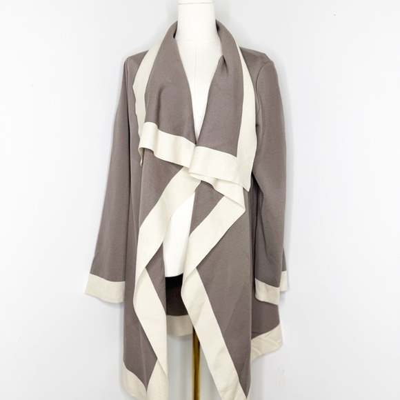 St. John Wool Rayon Blend Cardigan Jacket Size Medium Made in USA - Picture 1 of 5